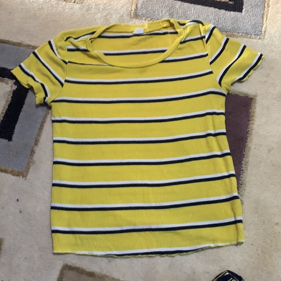 Womens T shirts sizes xs- m - Picture 3 of 9